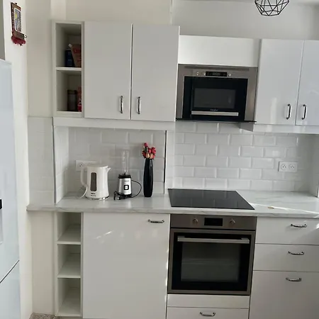 Proche La Avec 2 Balcons *