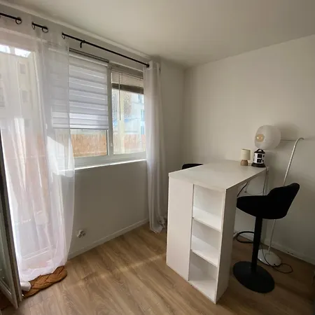 Proche La Avec 2 Balcons *