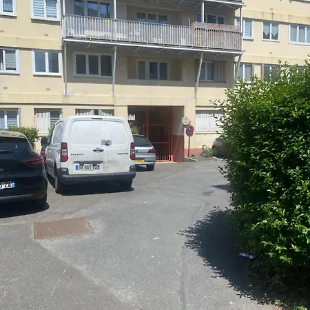 Proche La Avec 2 Balcons *